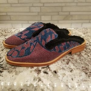 NEW FREE PEOPLE BUTTERFLY EFFECT MULE Loafer Leather sole faux fur 37 7 …